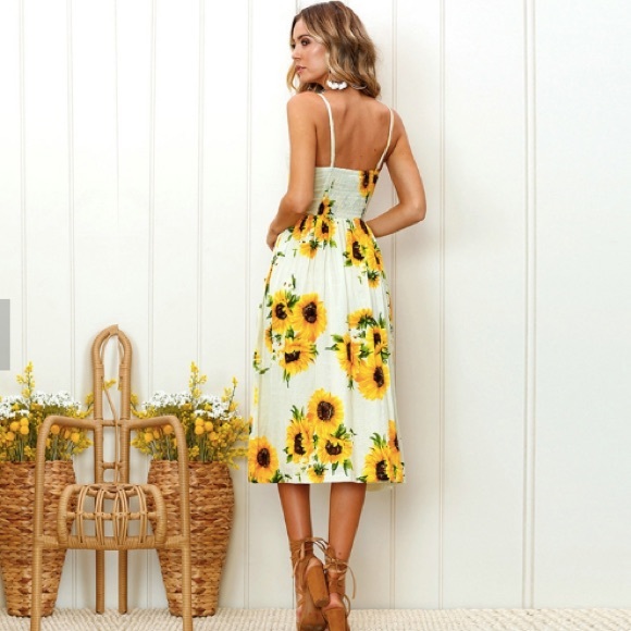 NWT Sunflower Print Sun Dress 🌻 - Picture 3 of 7